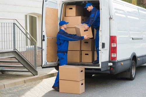 Camberwell student moving service with boxes, furniture, and storage support